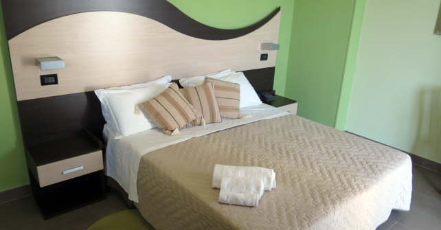 camera-deluxe-hotel